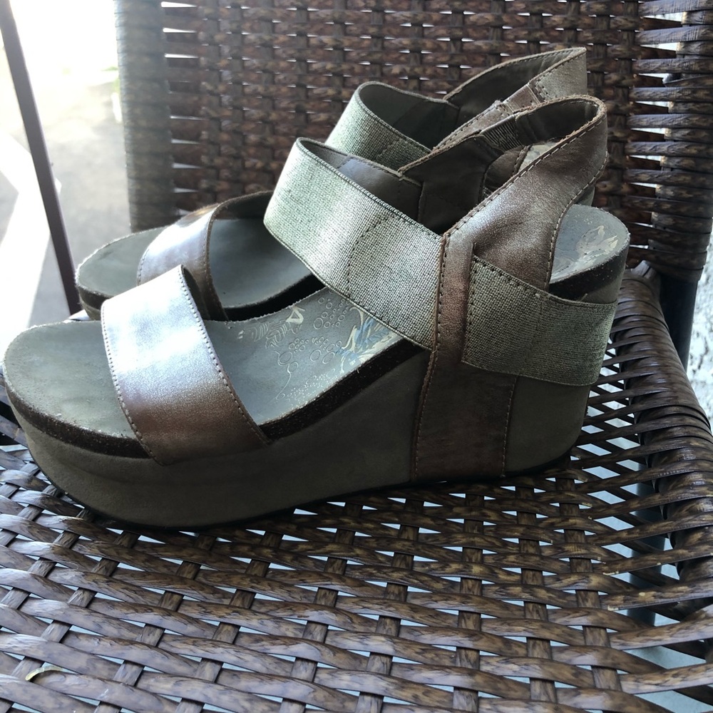 OTBT Wedge Heels